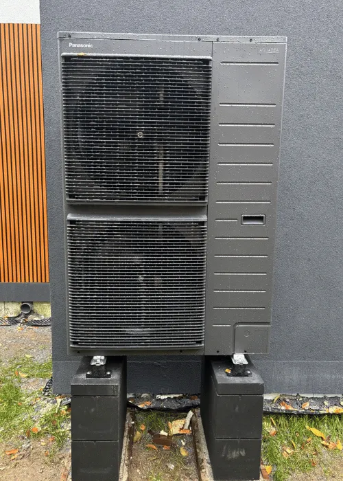 125